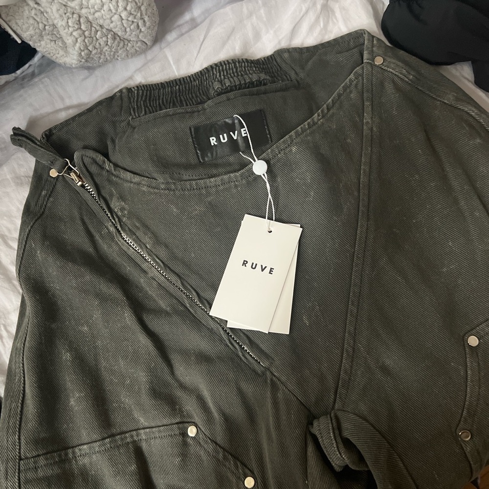 Ruve korl grey size medium pants! NWT